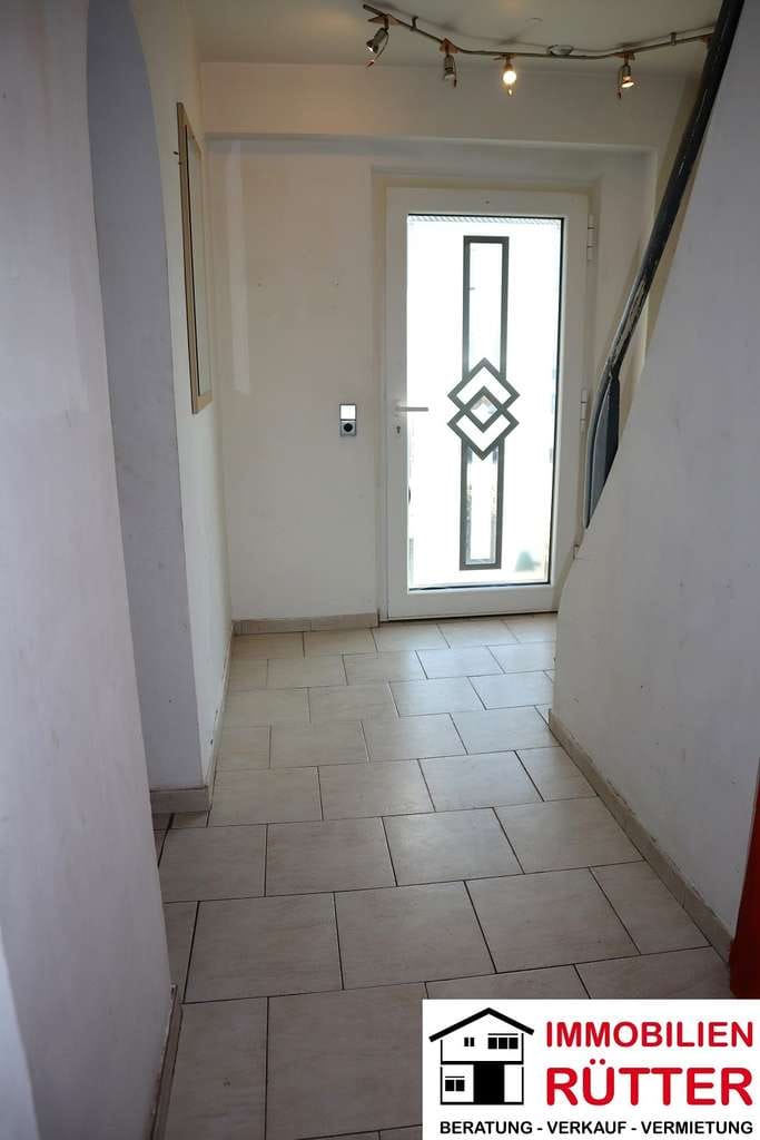 Immobilie in Kamp-Lintfort - Kamp-Lintfort Zentrum, RMH 4,5 Zi, ca. 93 m² Wfl, ca. 237 m² Gstk, Keller, Terrasse, Garten, Brunnen - Bild 3