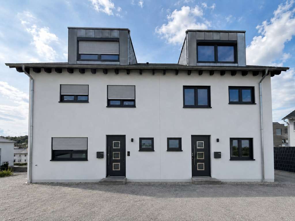 Immobilie in Pfinztal - Gestalten Sie Ihr neues Zuhause: Doppelhaushälfte im Rohbauzustand in Pfinztal-Söllingen - Bild 1