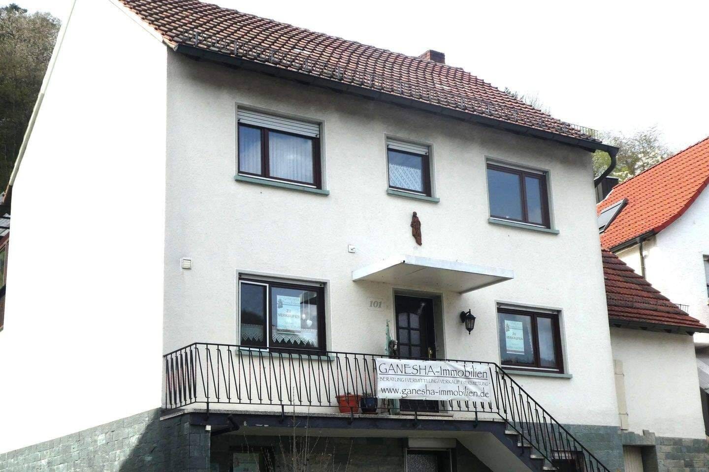 Immobilie in Heimbuchenthal - GANESHA-IMMOBILIEN...freistehendes, sehr gepflegtes Wohnhaus mit viel Potenzial ! - Bild 0