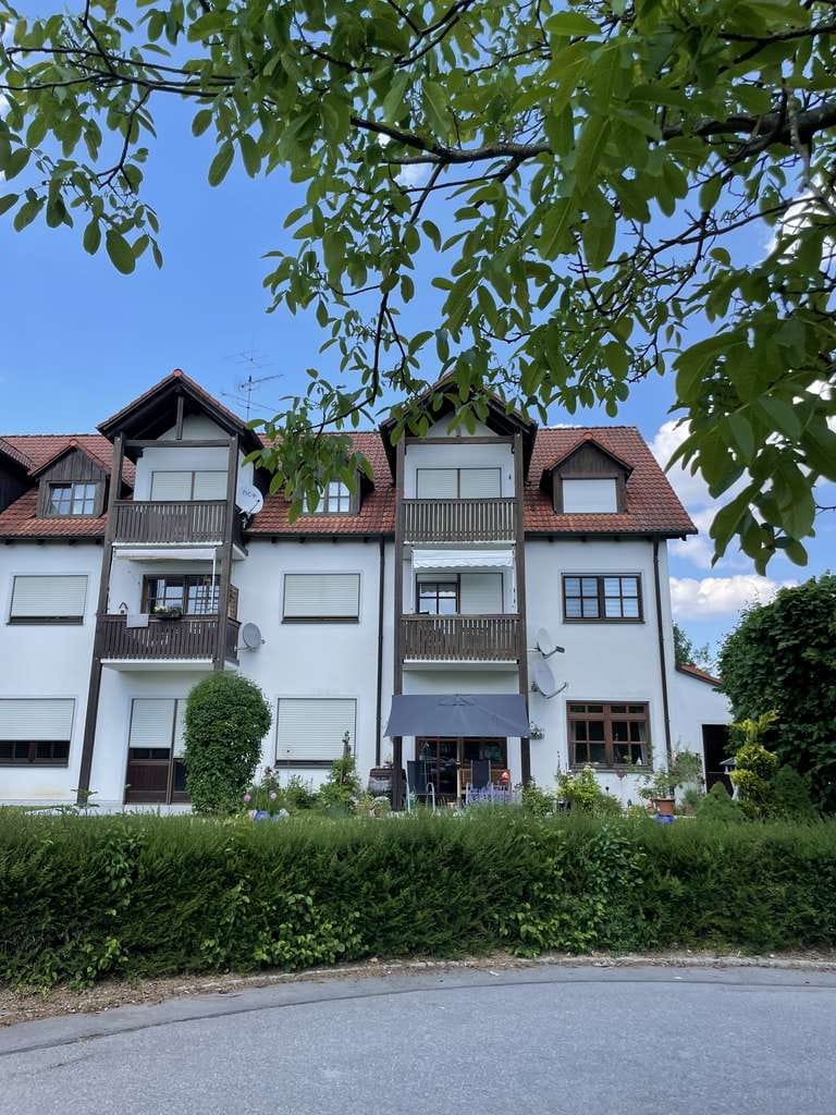 Immobilie in Langenbach - Perfekt gelegene 3-Zimmer-Galerie-Wohnung mit Balkon - Bild 0