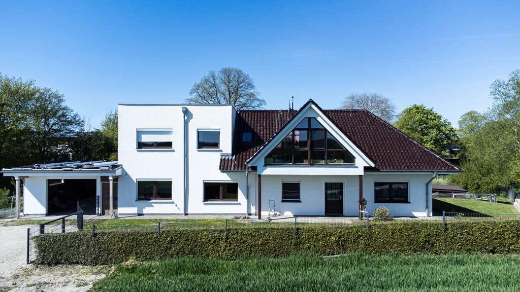 Immobilie in Neuengörs - Landidylle meets Design: Perfektes 2-FH für die große Familie in Hanglage - Bild 2
