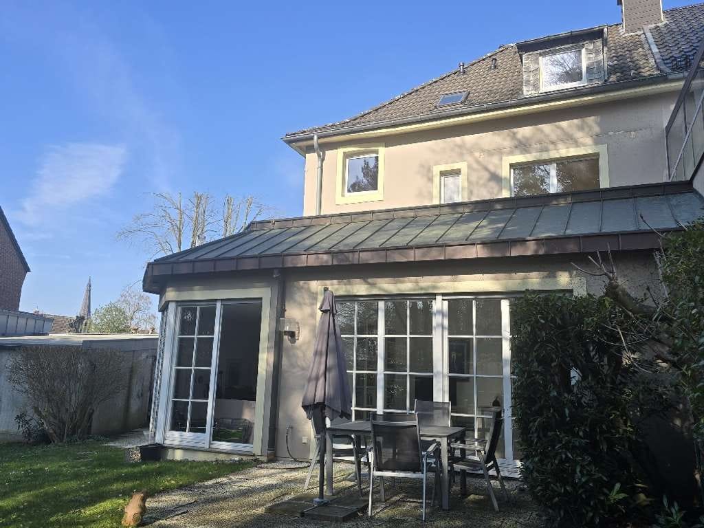 Immobilie in Erkelenz - Zwei Familien-Doppelhaushälften, Mehrgenerationenhaus oder ein Geschäftssitz. - Bild 3
