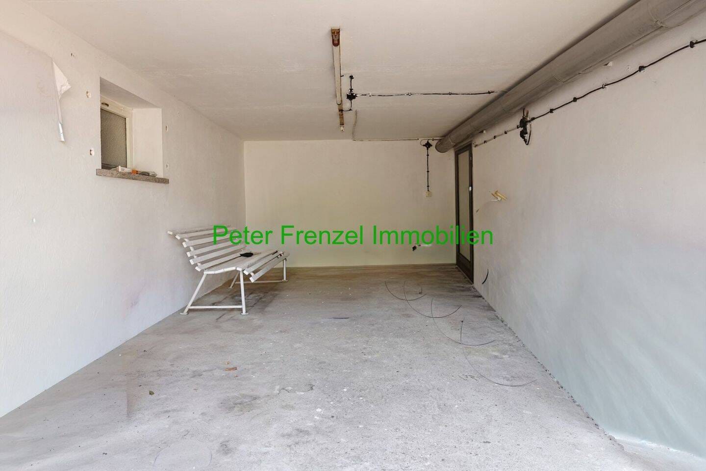 Immobilie in Naunhof - gepflegtes Einfamilienhaus mit Pool, großem Garten und 2 Garagen - Bild 4
