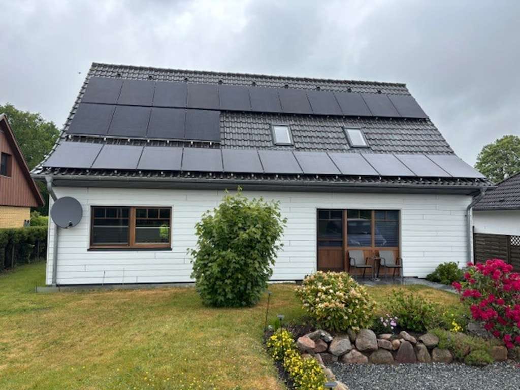 Immobilie in Lindewitt - Top gepflegt, Einfamilienhaus mit viel Grün in 24969 Lindewitt OT Linnau. - Bild 1