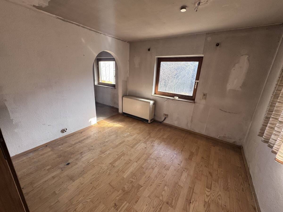 Immobilie in Unterammergau - Sanierungsbedürftiges Haus in Unterammergau mit traumhaftem Gebirgsblick - Bild 1
