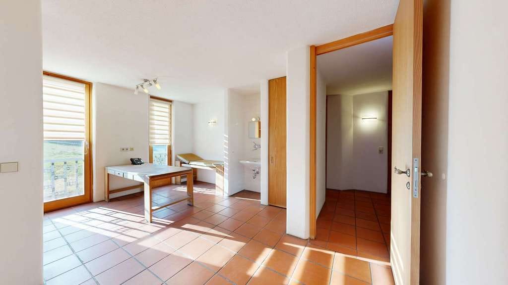Immobilie in Fürstenstein - Entwicklungspotenzial mit Charme auf 1.435m² Grund + PV-Anlage und neuer Heizung - Bild 3