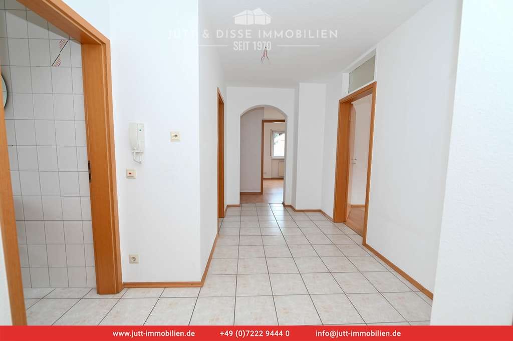 Immobilie in Sinzheim - Gepflegte 4 Zimmerwohnung mit Balkon und Garage zentral in Sinzheim - Bild 3
