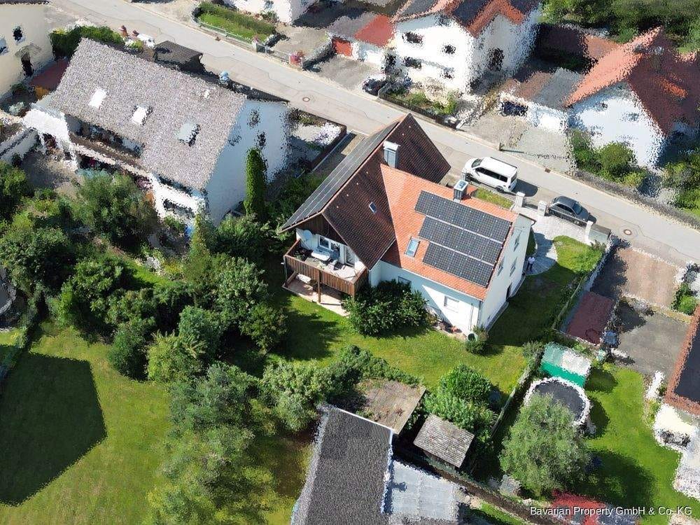 Immobilie in Sinzing - Viel Raum, viele Möglichkeiten: Zweifamilienhaus mit großem Grundstück in Sinzing - Bild 3