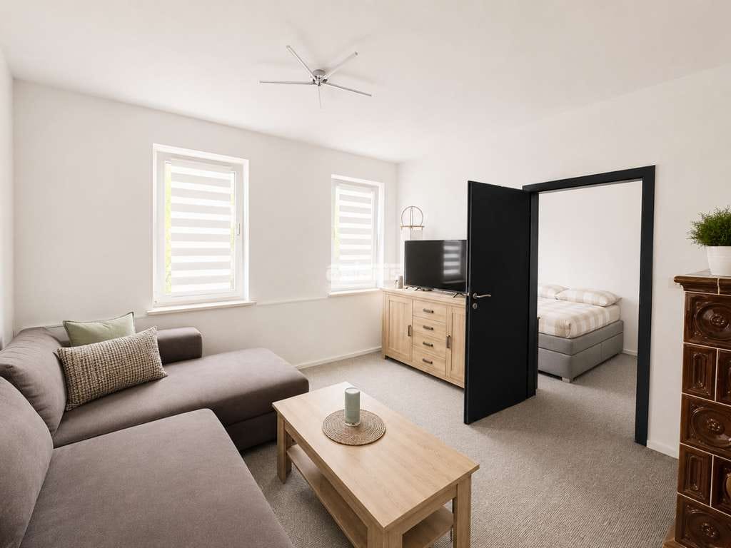Immobilie in Zella-Mehlis - antaris Immobilien GmbH ** Mehrfamilienhaus mit Perspektive und sicherem Ertrag ** - Bild 2