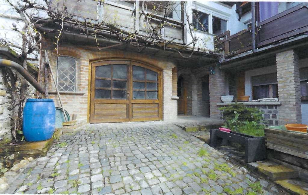 Immobilie in Hofheim am Taunus - Großzügige Maisonettewohnung über drei Etagen mit Haus-im-Haus-Charakter - Bild 2