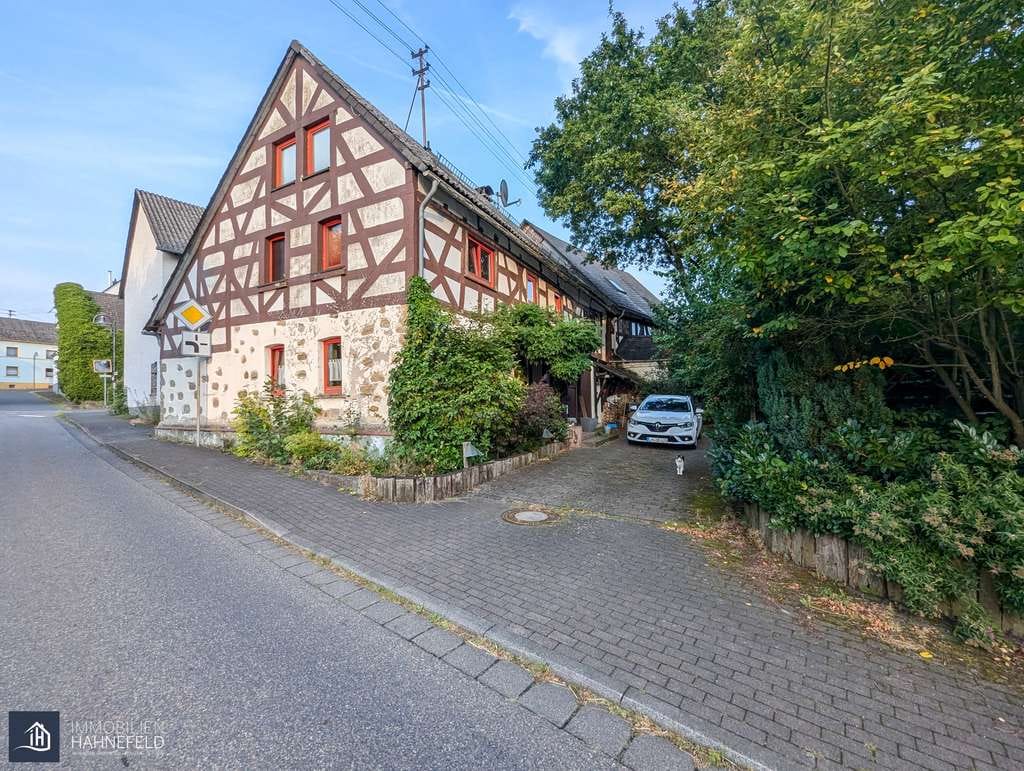 Immobilie in Quirnbach - Charmantes Westerwälder Bauernhaus mit Loftcharakter, Scheune und viel Platz zur Entfaltung - Bild 0