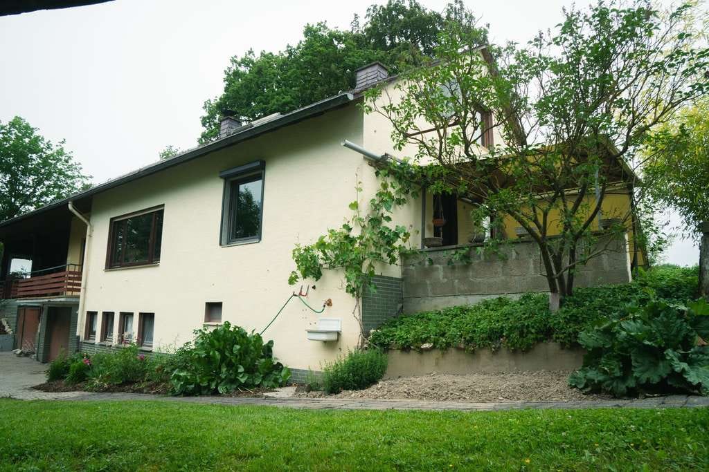 Immobilie in Aspisheim - Einzellage ohne Nachbarn: Hunsrück-Landsitz mit 1,4 Hektar Land & Eigenwald - Bild 3