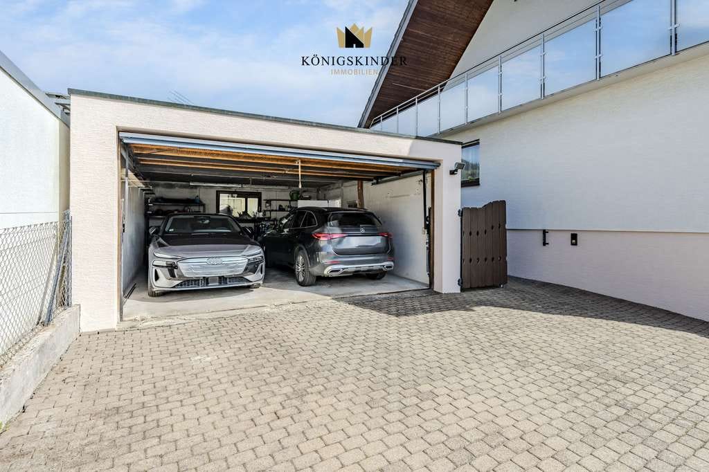 Immobilie in Wimsheim - Familienfreundliches frei stehendes Traumhaus mit ca. 294m² Wohnfläche, Doppelgarage und Garten. - Bild 2