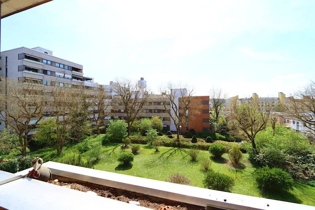 Immobilie in Tamm - Viel Raum zum Ankommen! 4-Zimmer-Wohnung mit ca. 100 m², EBK, Südbalkon & TG – ab sofort frei! - Bild 2