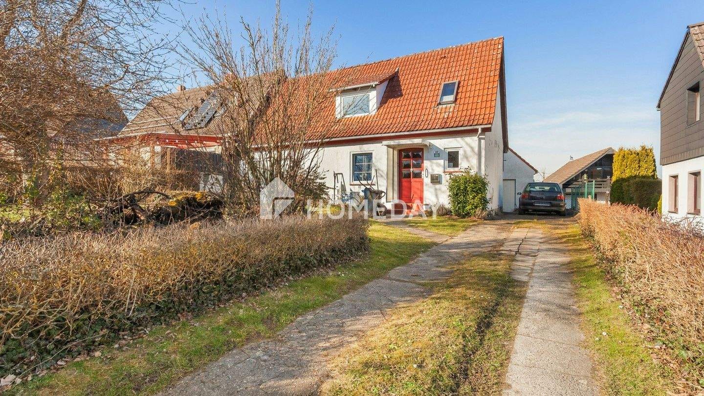 Immobilie in Salzgitter - Sanierungsbedürftige Doppelhaushälfte mit 6 Zimmern, großem Grundstück und viel Potenzial - Bild 0