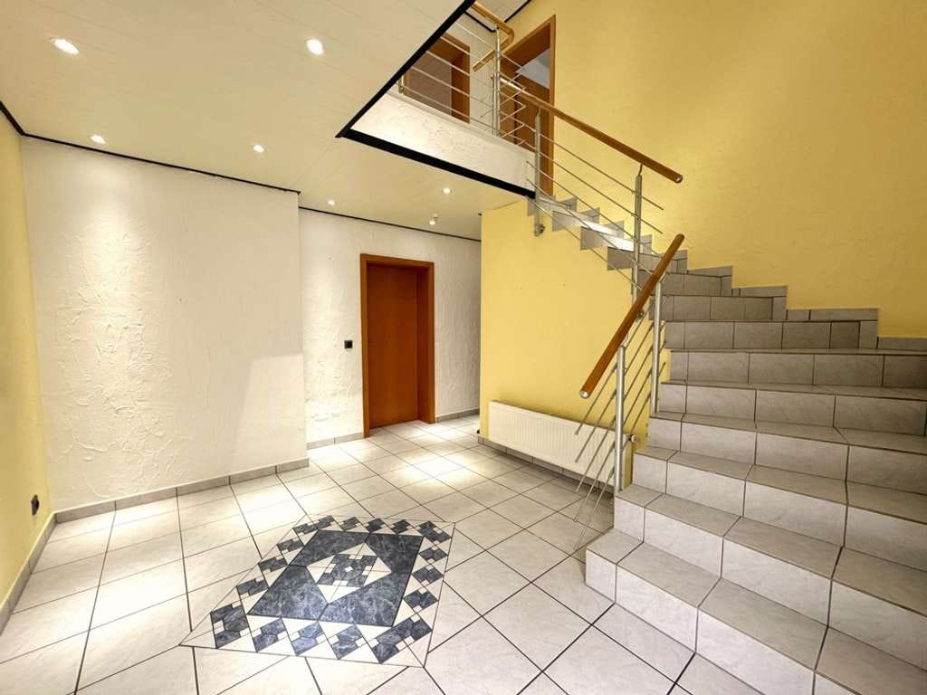 Immobilie in Bad Neuenahr-Ahrweiler - Großes Einfamilienhaus
mit Einliegerwohnung  
vielseitig nutzbar - Bild 3