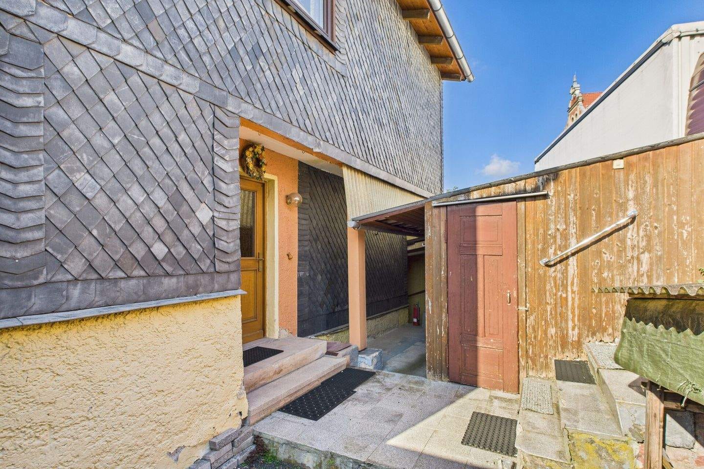 Immobilie in Schalkau - Sanierungsbedürftiges Einfamilienhaus mit Potenzial zum Traumhaus - Bild 2