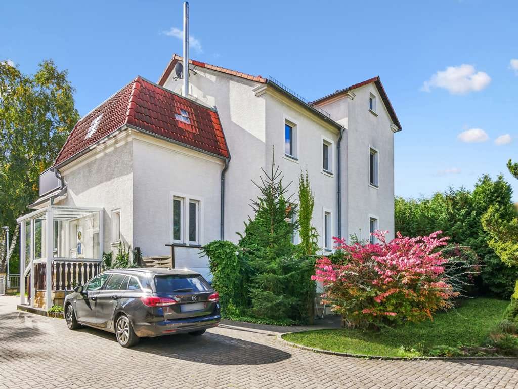 Immobilie in Neustadt in Sachsen - Zweifamilienhaus-Stadtvilla (234 m², 10 Zi), zentral in Neustadt (Sachsen): mit Terrassen u. Garagen - Bild 1