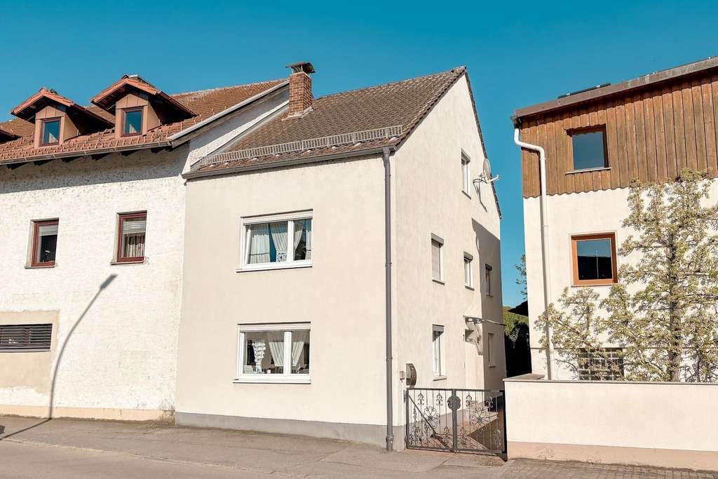 Immobilie in Windorf - Solide Investition mit Zukunft: Vermietetes Reihenendhaus in Windorf! - Bild 1