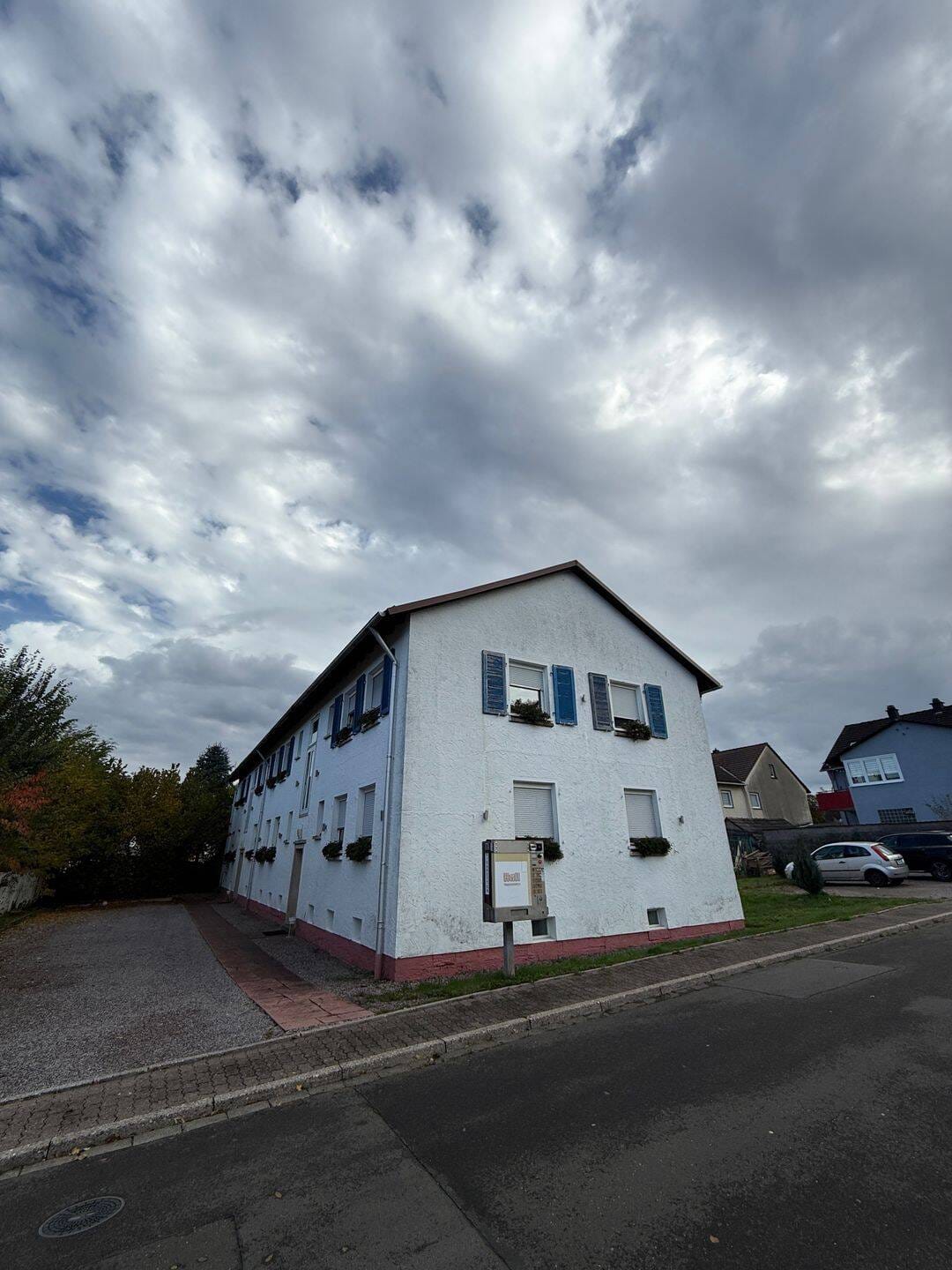 Immobilie in Münchweiler an der Rodalb - Freistehendes saniertes Mehrfamilienhaus - Bild 1