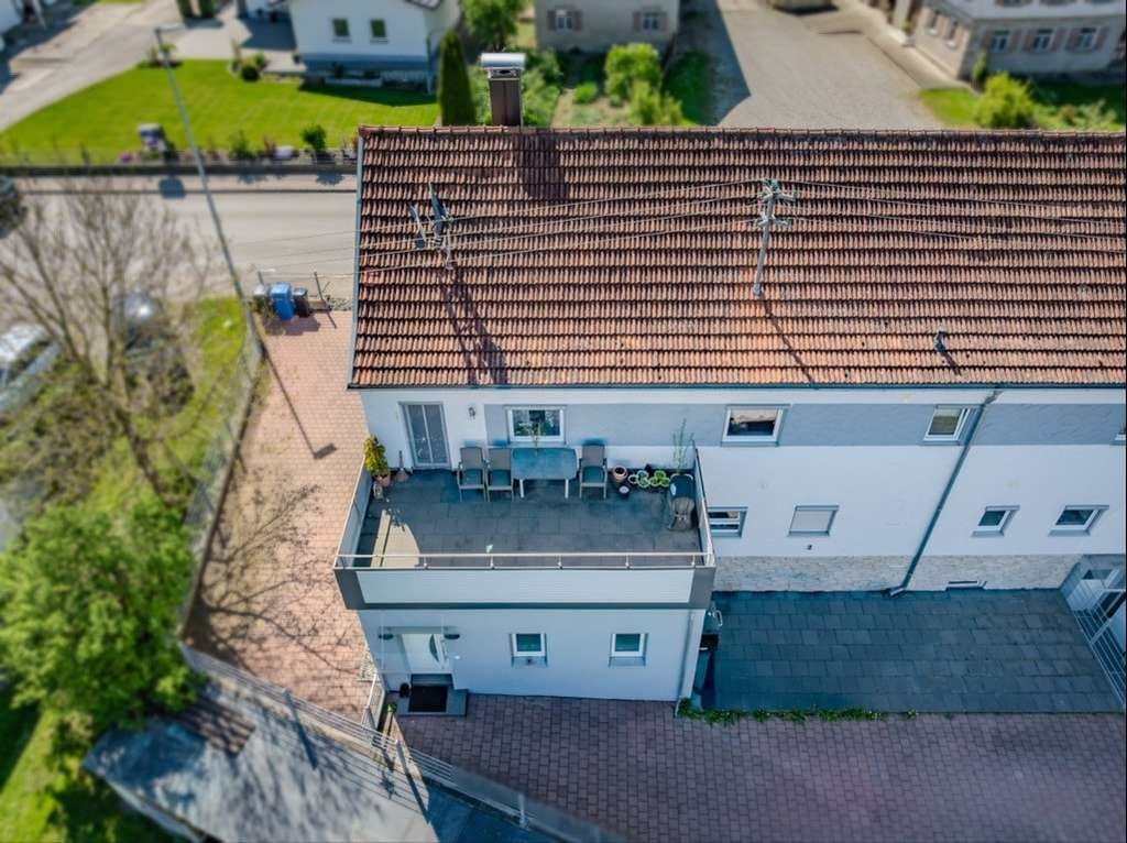 Immobilie in Kirchdorf an der Iller - Familienwohnung mit 4 Schlafzimmern, großer Dachterrasse und Parkplätzen - Bild 3