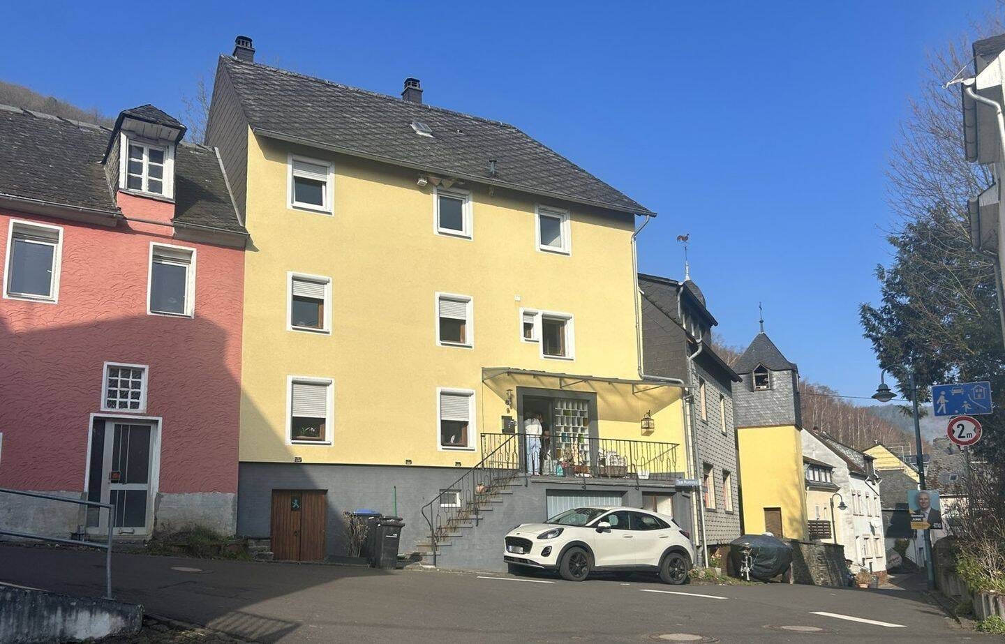 Immobilie in Kröv - Wohnhaus mit Potenzial (bis drei Ferienwohnungen möglich), Garten und Garage - Bild 0