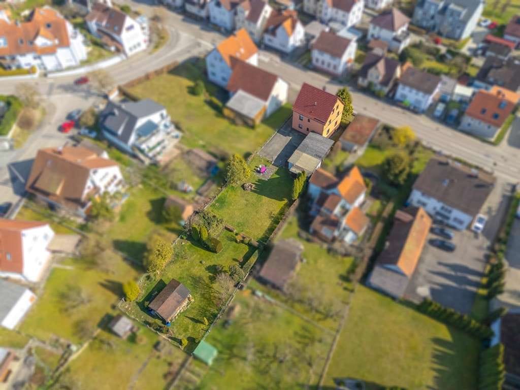 Immobilie in Rechberghausen - ++ Attraktives Zweifamilienhaus & Baugrundstück mit Entwicklungspotenzial ++ - Bild 0