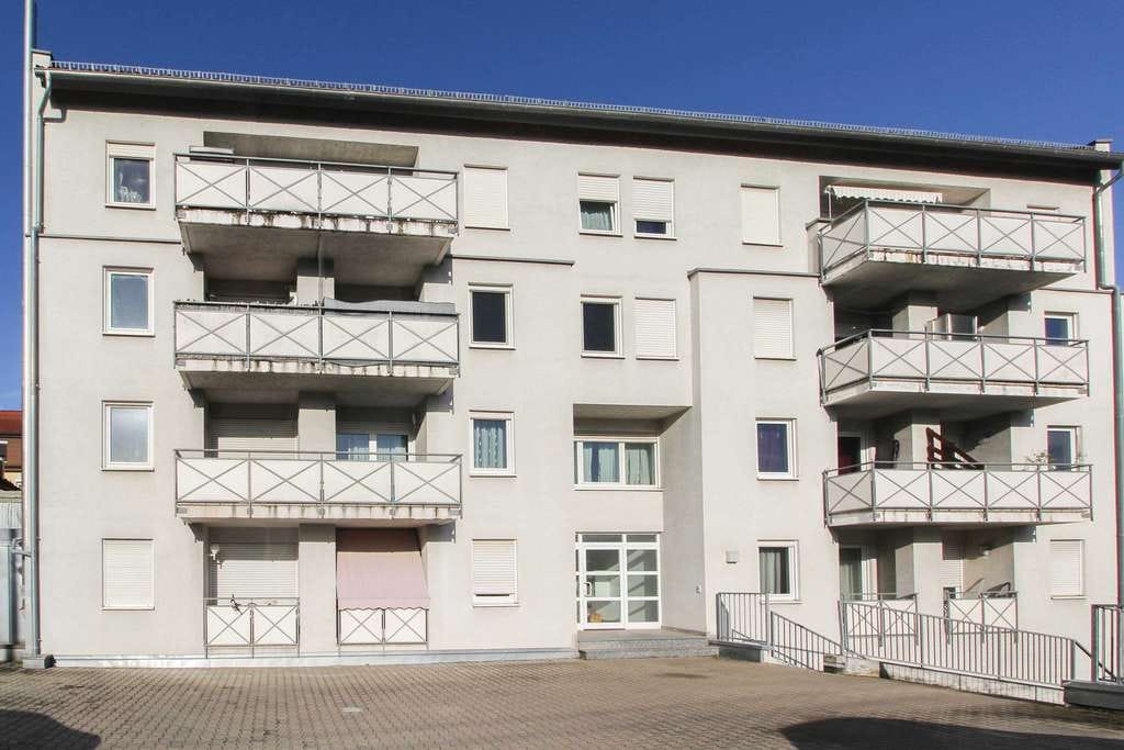 Immobilie in Esslingen am Neckar - Vermietet & Attraktiv: 1,5-Zimmer-Wohnung mit Balkon - Bild 0