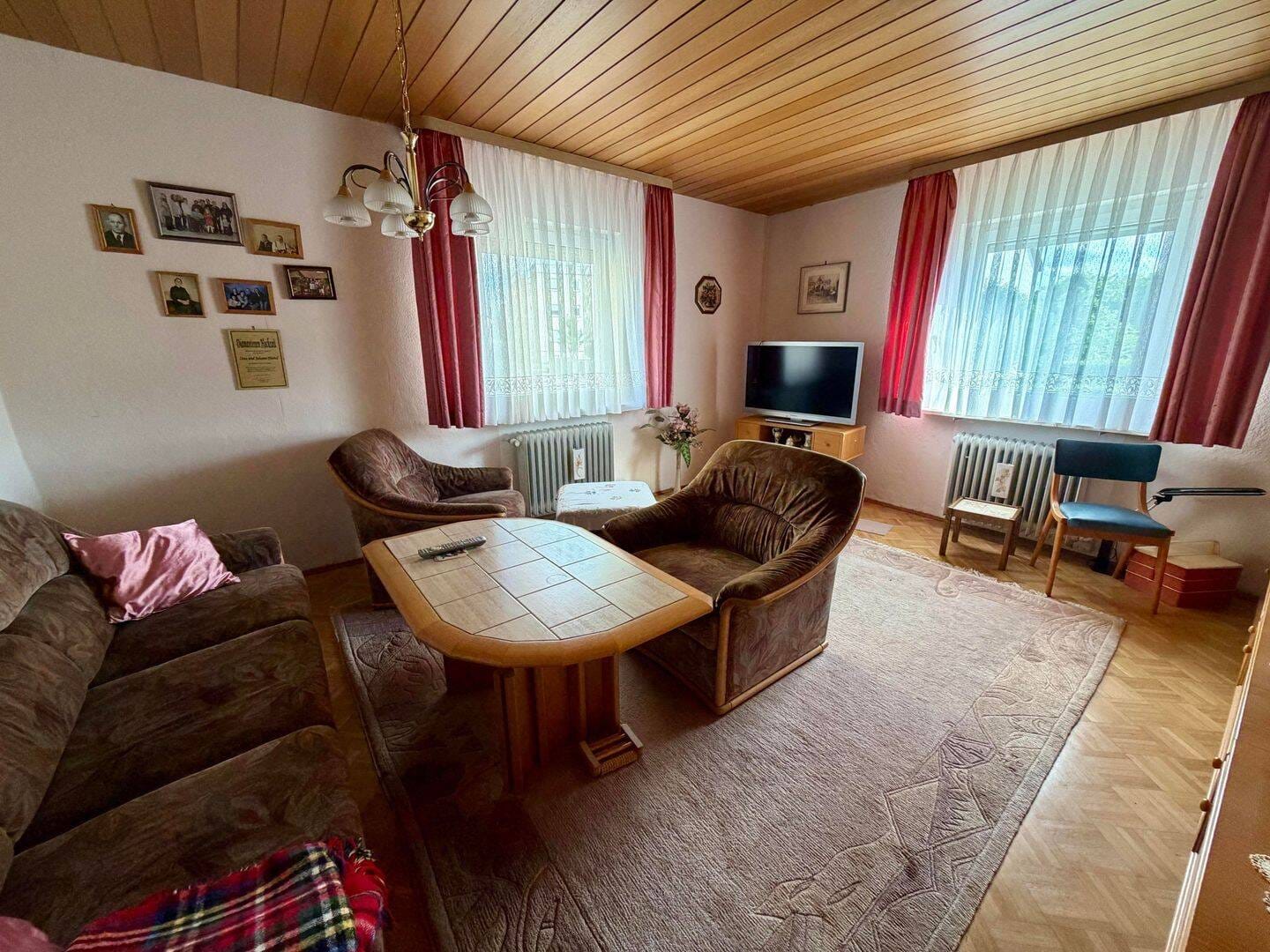 Immobilie in Sulzbach-Rosenberg - Viel Platz für Ihre Wohnideen - Zweifamilienhaus in Sulzbach-Rosenberg - Bild 5