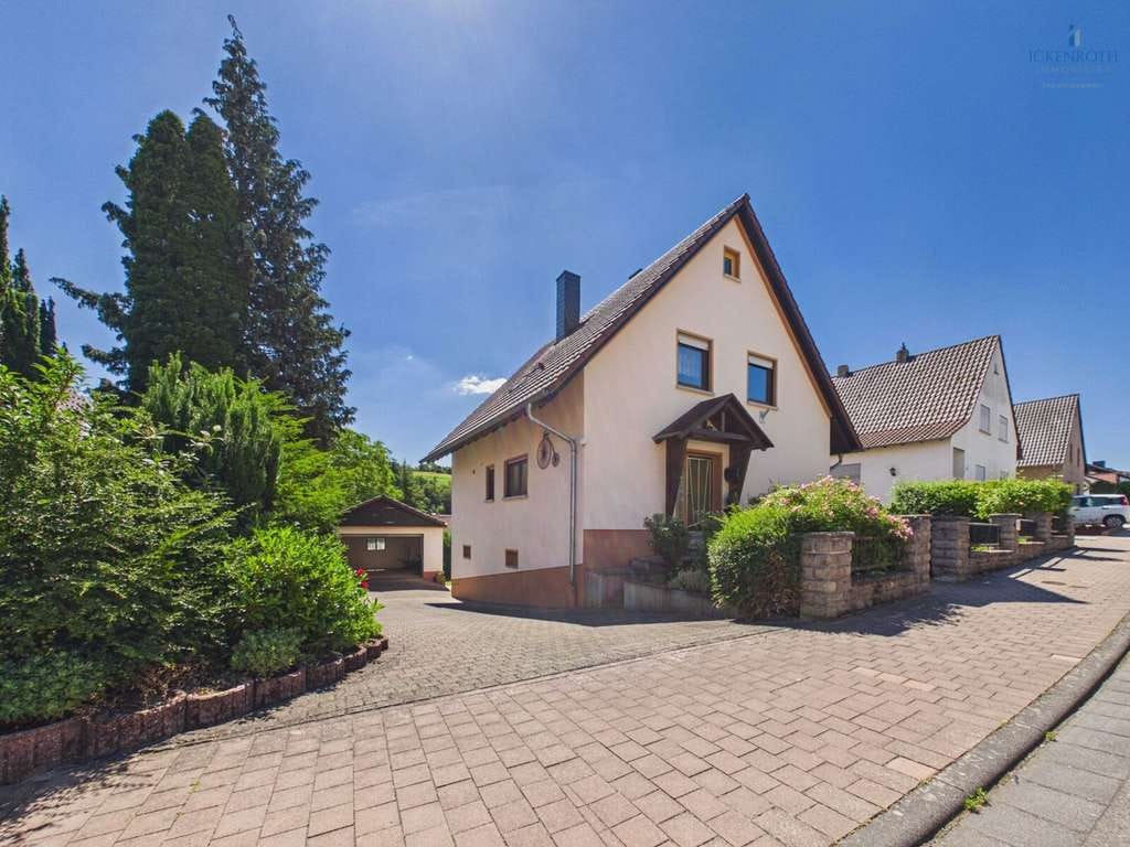 Immobilie in Bolanden - **Schönes EFH mit gr. Garage, guter Raumaufteilung & toller Gartenfläche - gute, ruhige Lage!** - Bild 0