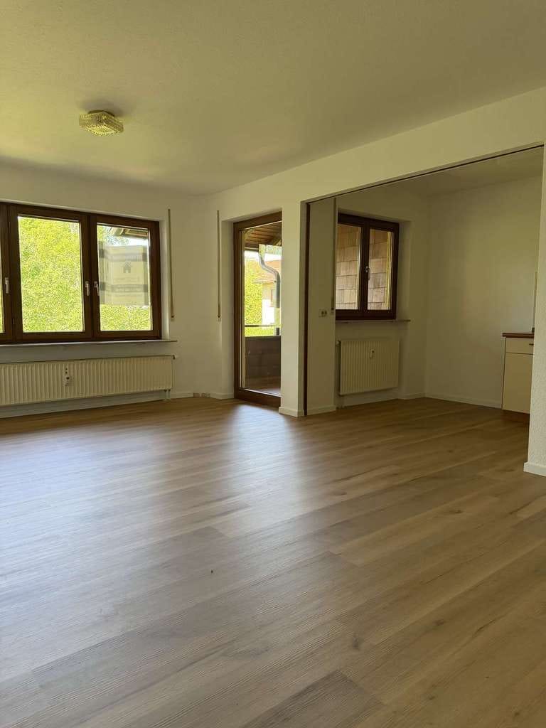 Immobilie in Altensteig - Provisionsfrei: 1-Zimmer-Wohnung mit Loggia in ruhiger Wohnlage von Altensteig & Stellplatz - Bild 1