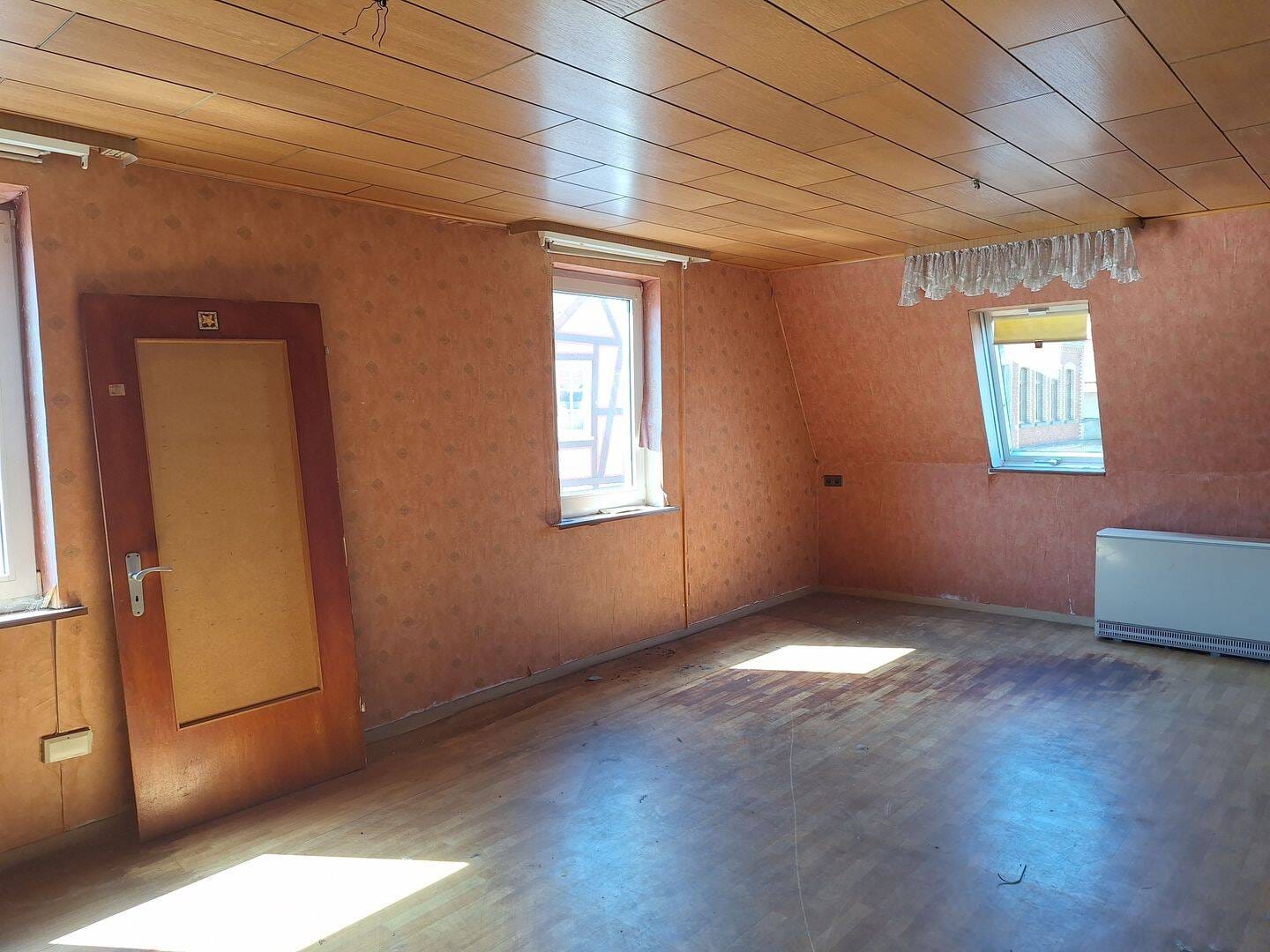 Immobilie in Naumburg - *** Dreifamilienhaus direkt in Naumburg zu verkaufen *** - Bild 4