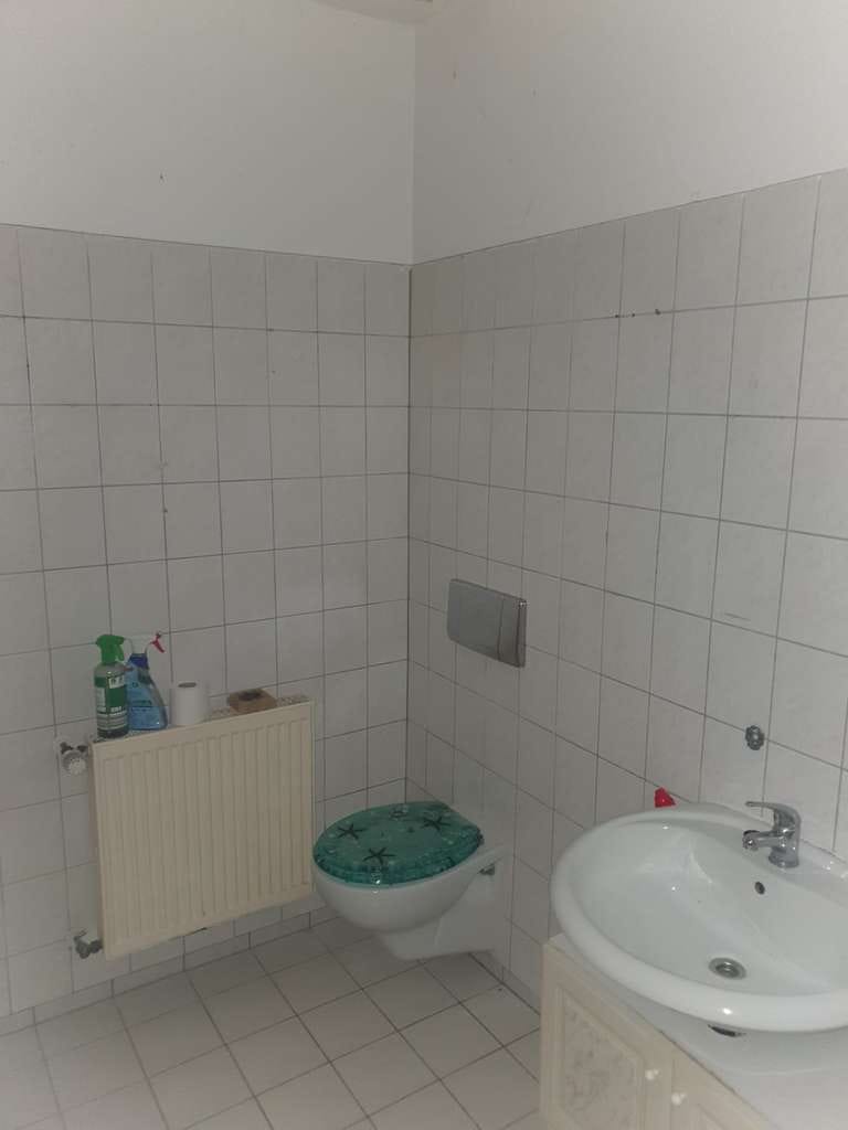 Immobilie in Schmölln - Wohn-und Geschäftshaus mit 3 Wohnungen und 2 Läden in 1a Lage in Schmölln in Schmölln - Bild 2