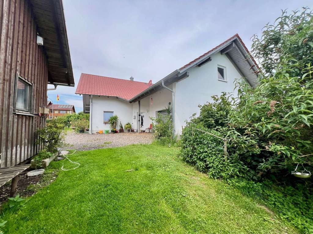 Immobilie in Adlkofen - Ländliche Idylle: EFH mit Scheune, Altbestand und großzügigen Baugrundstück - Bild 2