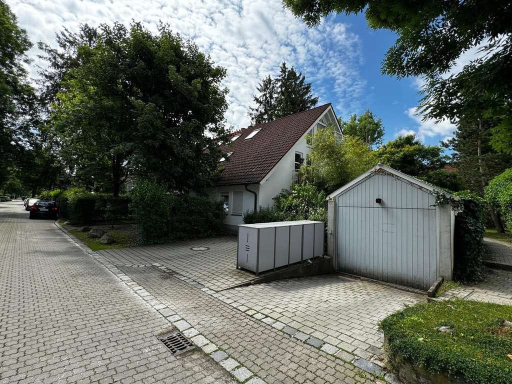 Immobilie in Gröbenzell - ** Vermietete Wohlfühloase ** 
3-Zimmer Erdgeschosswohnung mit Garten - Bild 0