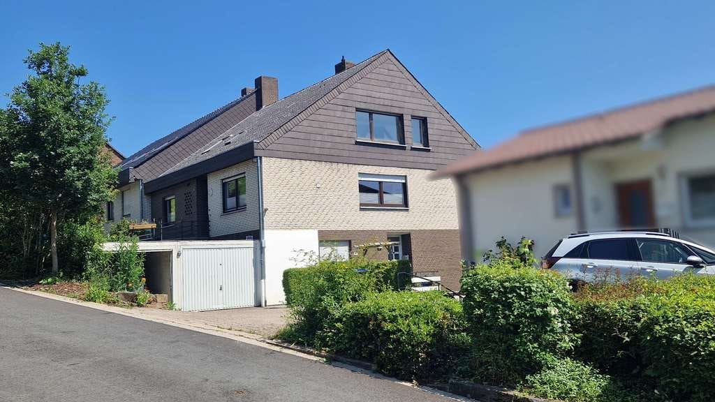 Immobilie in Höxter - Vermietetes Mehrfamilienhaus mit wunderbarem Ausblick - Bild 1