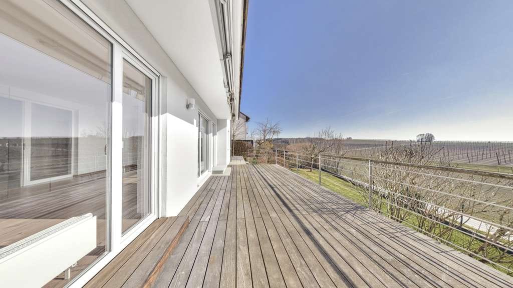 Immobilie in Elsendorf - Renoviertes EFH mit schönem Garten und traumhafter Aussicht! - Bild 2
