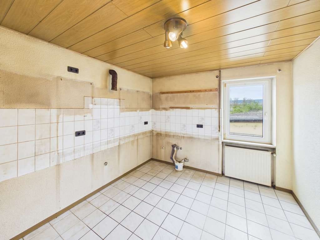 Immobilie in Bingen am Rhein - 7-Zimmer-Haus in Feldrandlage – großes Grundstück mit viel Entwicklungsspielraum - Bild 2