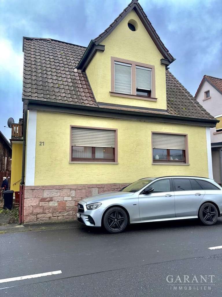 Immobilie in Gemünden am Main - Gemütliches Einfamilienhaus mit Garten und Dachterrasse - Bild 0