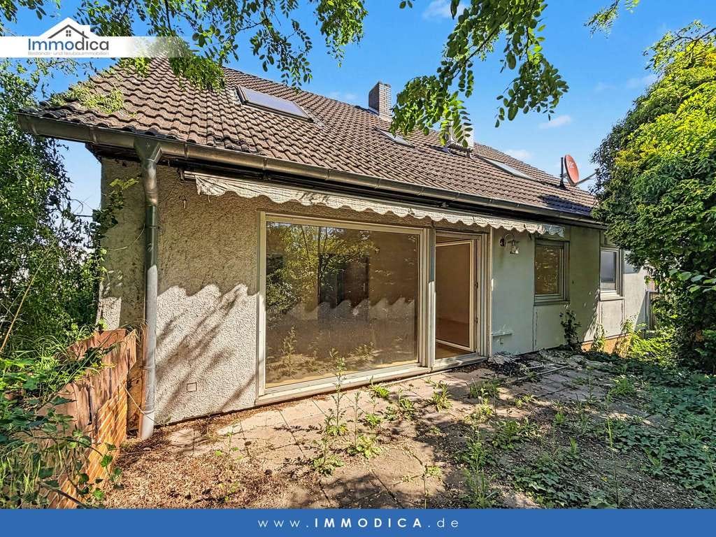 Immobilie in Weisenheim am Sand - Einfamilienhaus mit großem Grundstück und Entwicklungspotenzial in Weisenheim am Sand - Bild 1
