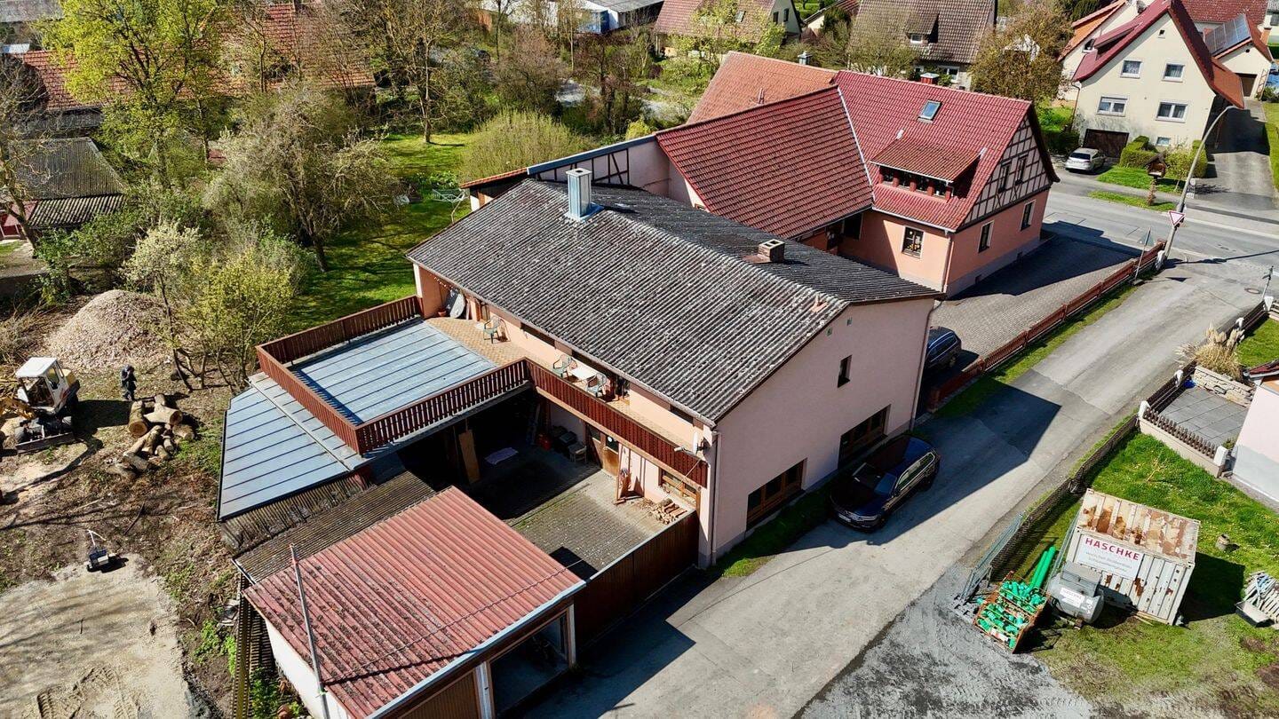Immobilie in Bad Königshofen im Grabfeld - Mehrfamilienhaus mit Gewerbe in 97631 Bad Königshofen - Bild 3