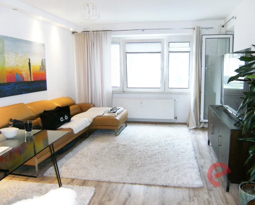 Immobilie in Ammersbek - NATURNAHE 3-ZIMMER-WOHNUNG MIT GARTEN, LOGGIA UND SONNENTERRASSE – IHR NEUES ZUHAUSE IN AMMERSBEK - Bild 2