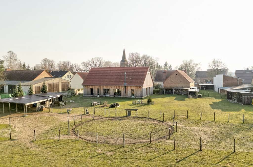 Immobilie in Lindow (Mark) - Exklusiver Wohntraum in einer ausgebauten Scheune am Vielitzsee - Bild 2