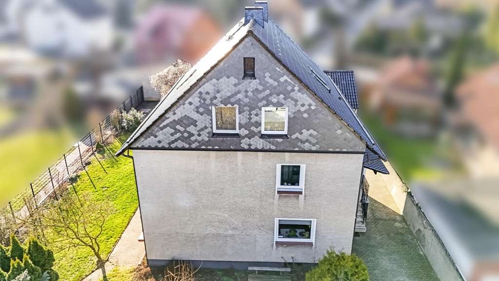 Immobilie in Pattensen - Kapitalanlage in Pattensen - Jeinsen - 3 Familienhaus + 3 Garagen und schönem Grundstück mit viele - Bild 2