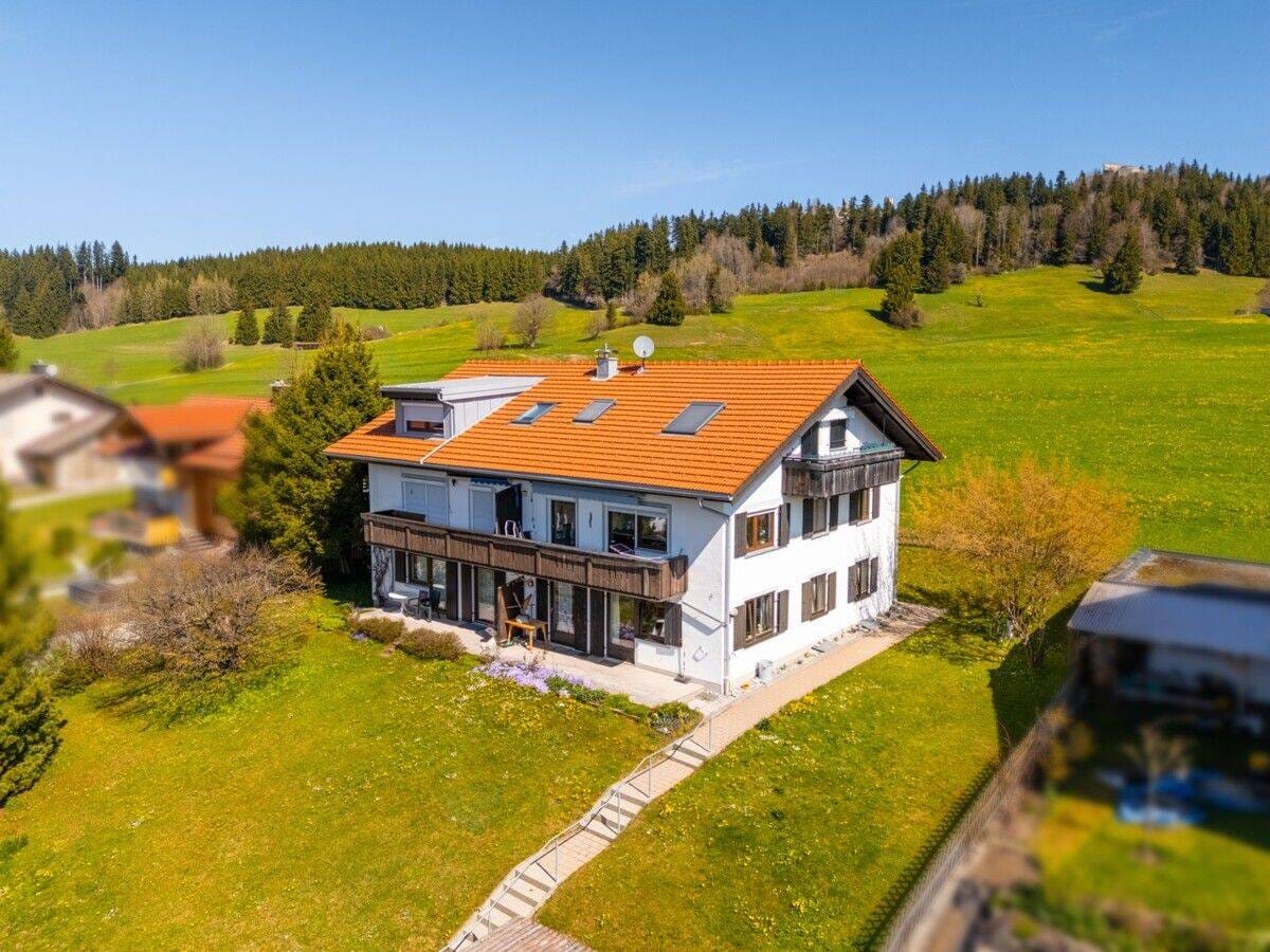 Immobilie in Eisenberg - Vermietete 3-Zimmerwohnung in Eisenberg-Zell mit schönem Ausblick, ca. 3% Rendite - Bild 1