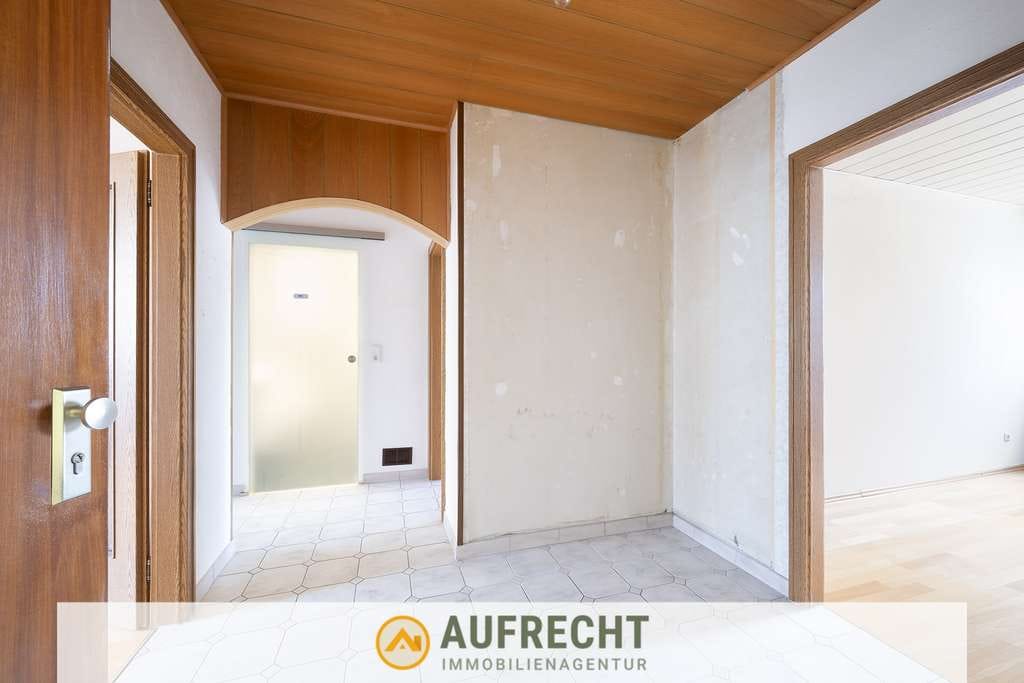 Immobilie in Karlsfeld - A U F R E C H T °POTENZIAL TRIFFT LAGE° geräumige 3-Zi.-Wohnung mit Entwicklungspotenzial in KFD - Bild 1