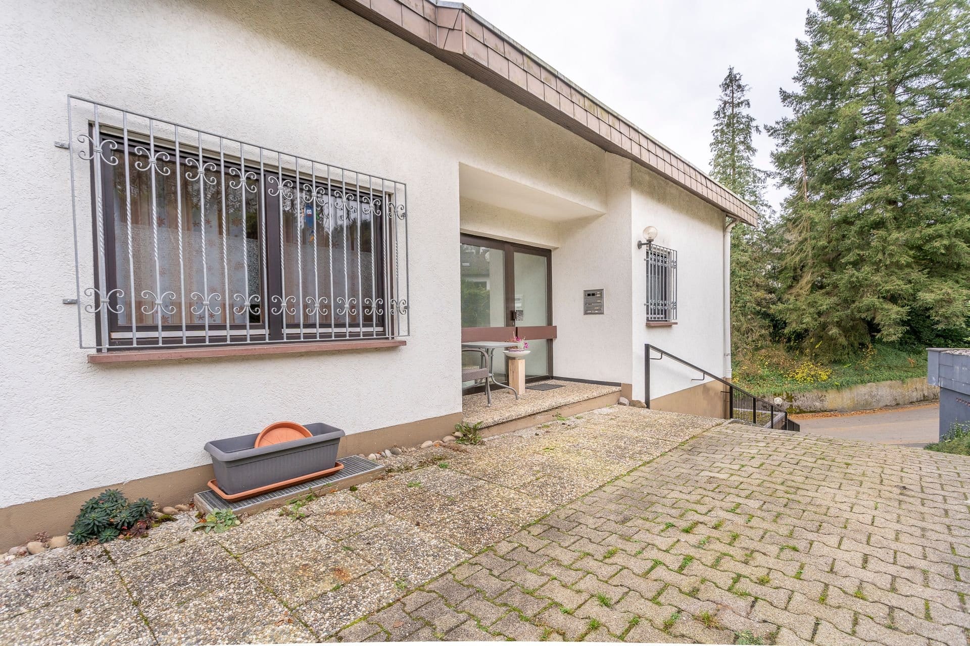 Immobilie in Zell am Harmersbach - Top 3-Familienhaus, mit Garage + 2 Stellplätzen in Zell a.H. zu verkaufen - Bild 2