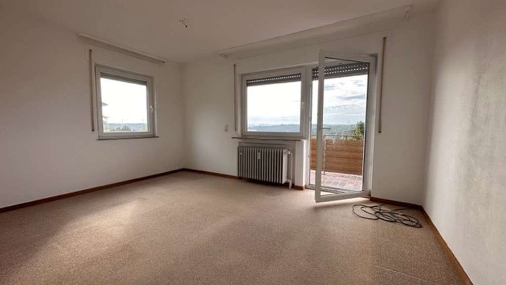 Immobilie in Aichwald - Zweifamilienhaus mit Potenzial in toller Wohnlage mit Aussicht - Bild 2