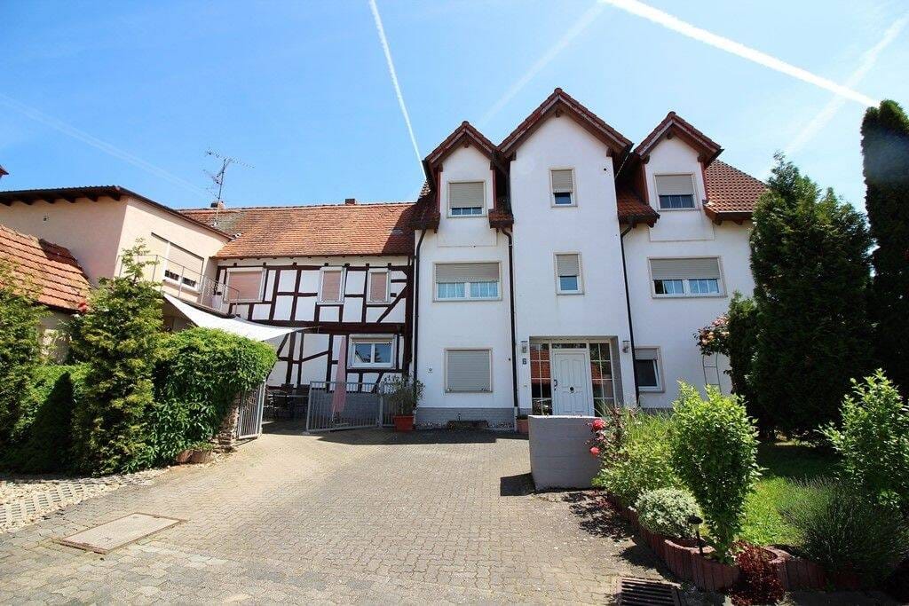 Immobilie in Neuberg - Hermann Immobilien:  2 Häuser auf  2725 qm Grundstück +Scheune+Halle in Neuberg-Ravolzhausen - Bild 1