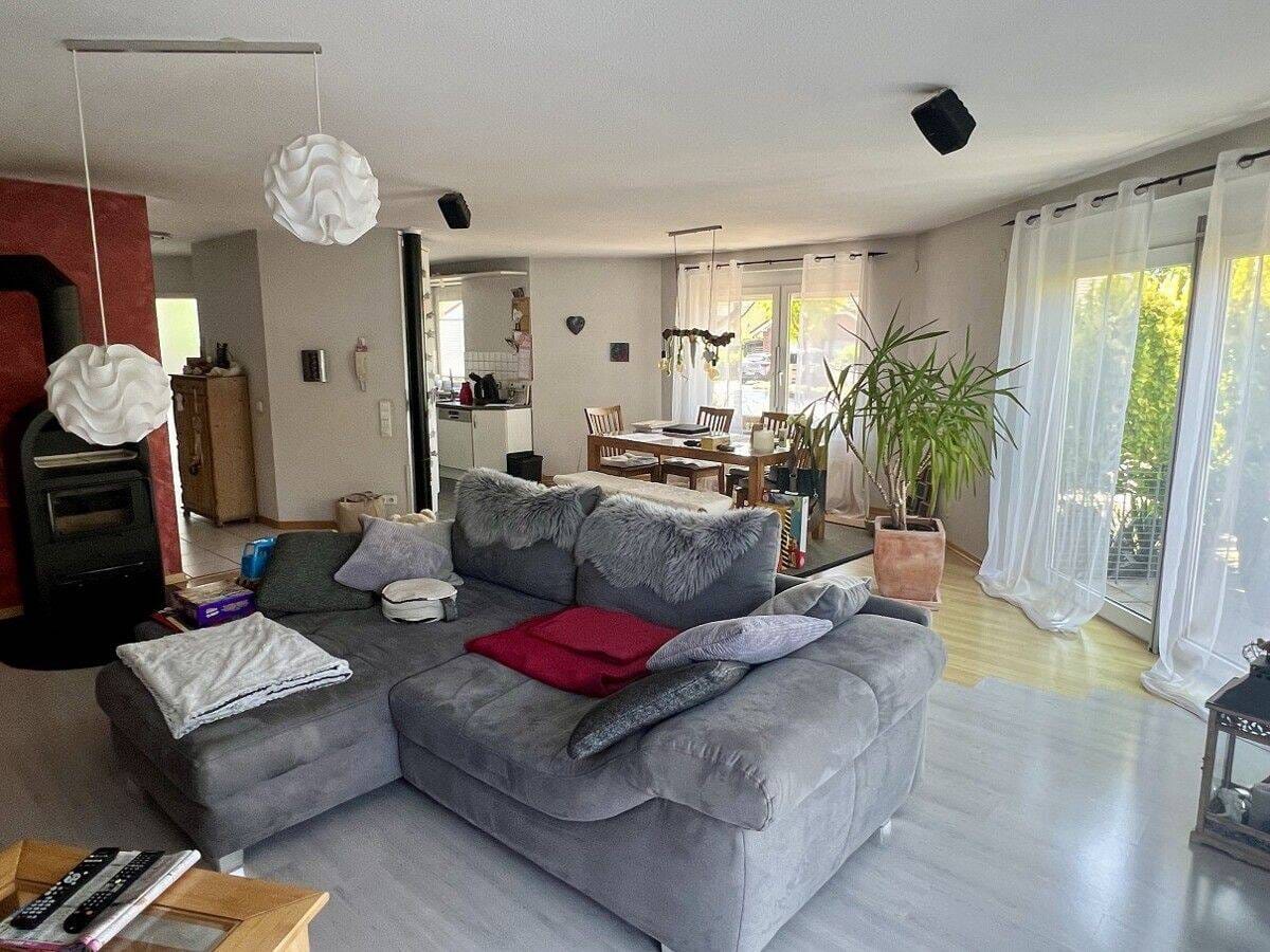 Immobilie in Hügelsheim - Gepflegtes Einfamilienhaus mit Einliegerwohnung und Doppelgarage in ruhiger Lage von Hügelsheim! - Bild 2